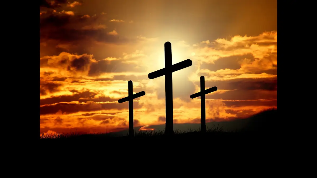 tre croci al tramonto