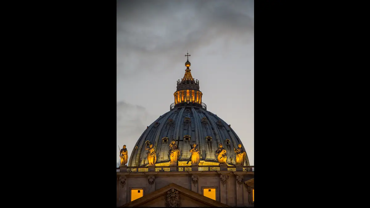 Cupola di san Pietro di notte