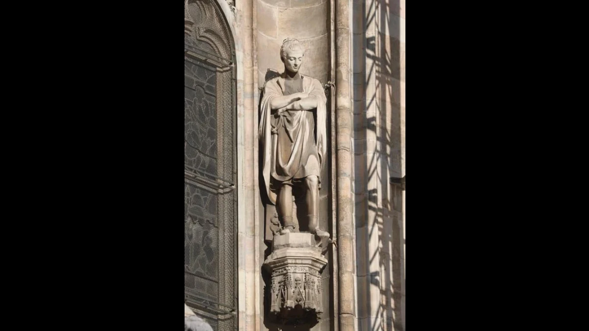 Statua di san Napoleone