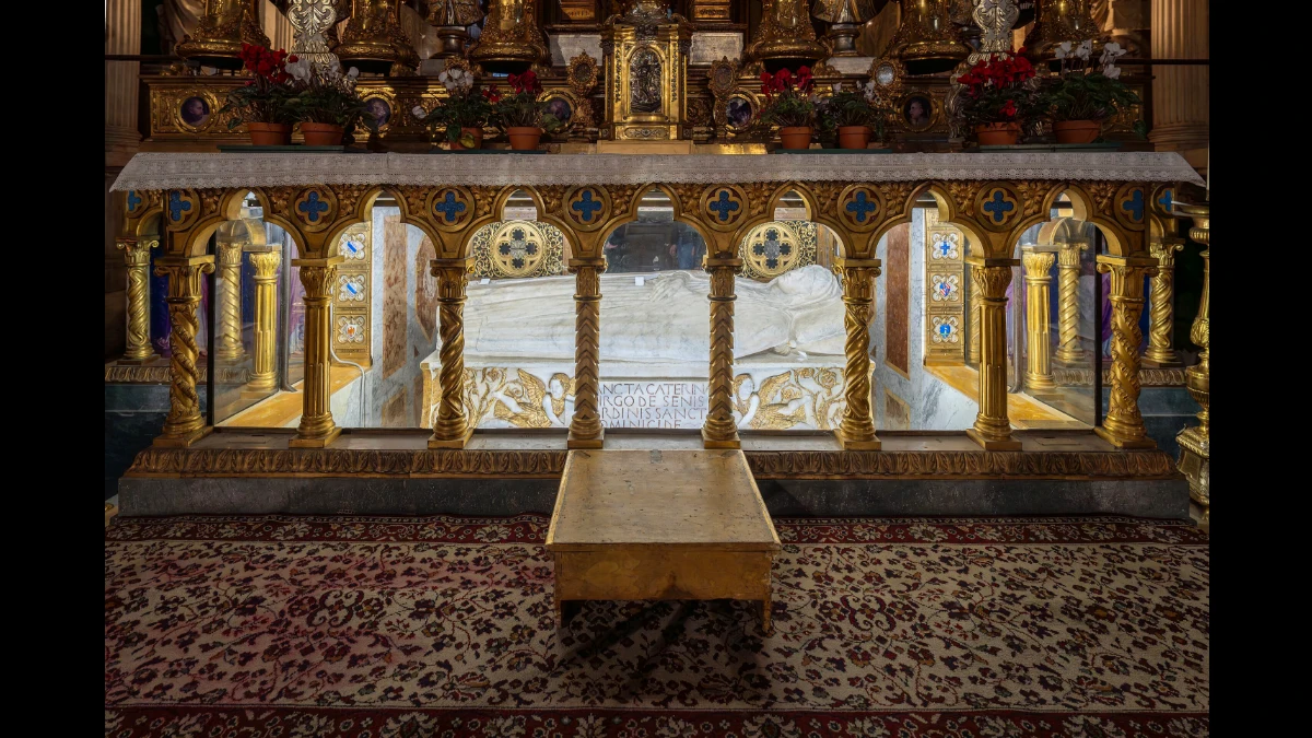 Tomba di santa Caterina nella Chiesa della Minerva a Roma