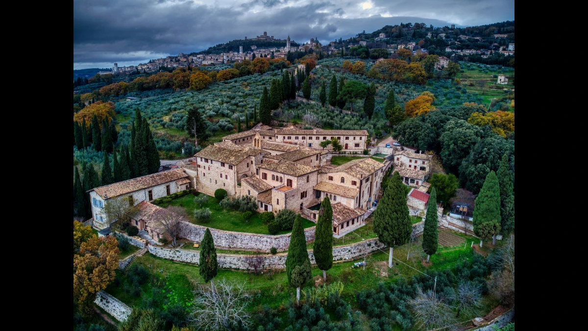 Visione aerea del monastero di san Damiano in Assisi