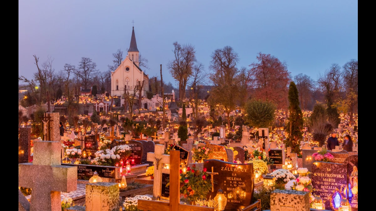Un cimitero polacco il giorno di Tutti i Santi