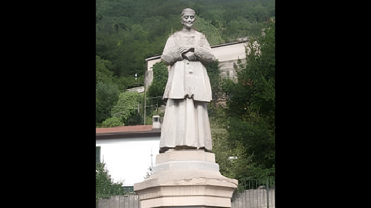 Monumento dedicato a Chiuso al beato Serafino Morazzone