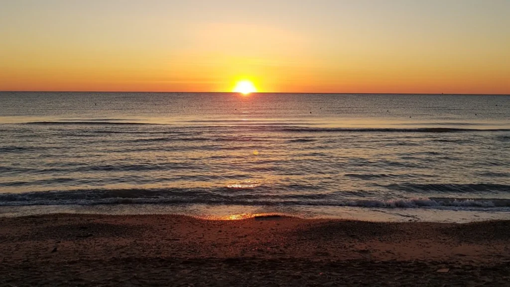Tramonto sulla spiaggia del mare