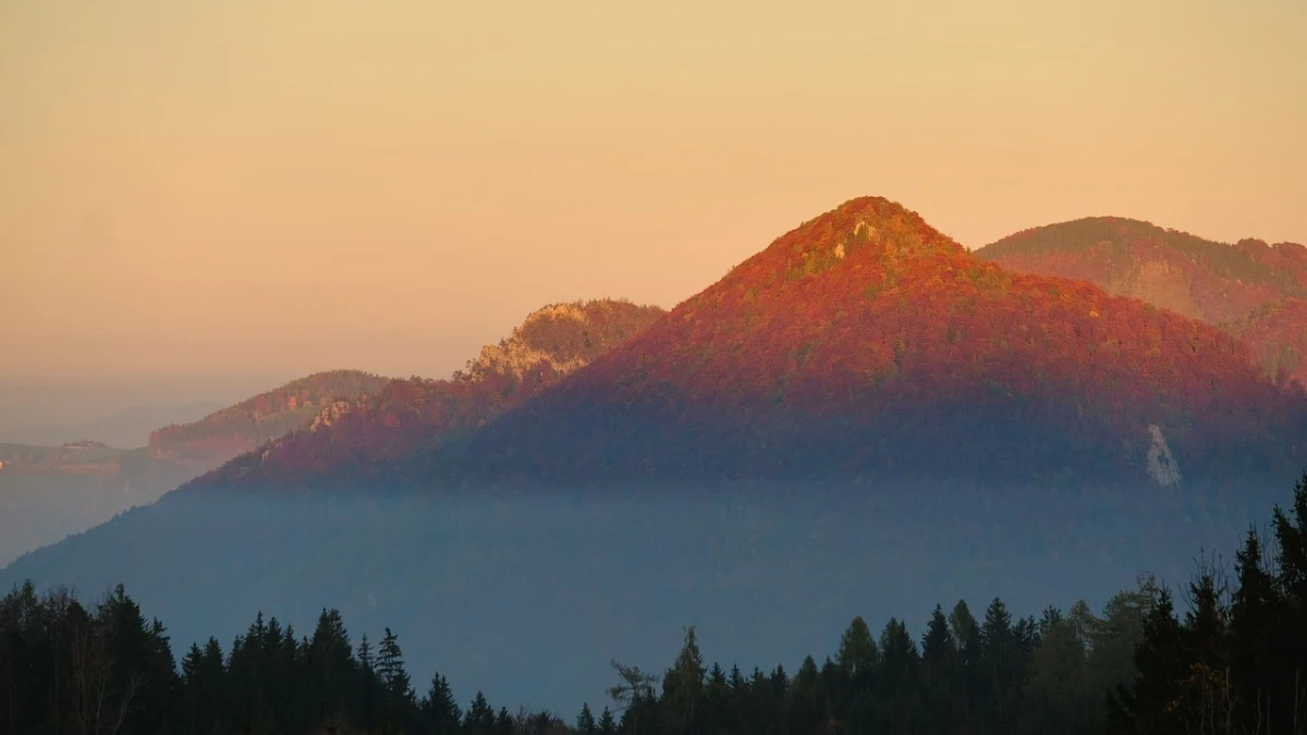 Sera di autunno in montagna