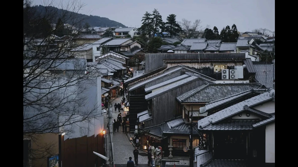Strade, case e vita di inverno in città