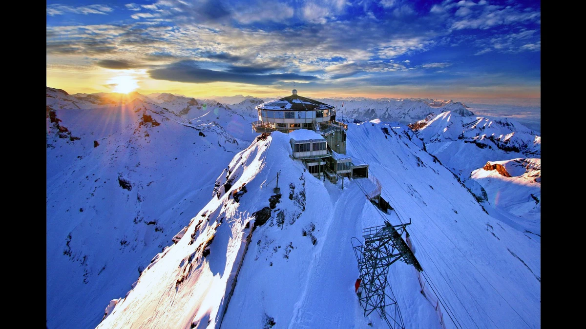 Lo Schilthorn è uno dei punti più alti delle Alpi Bernesi
