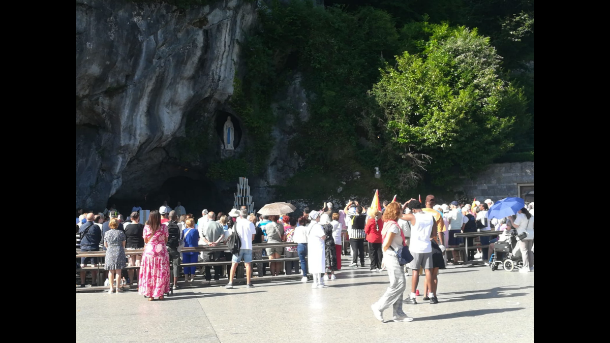Lourdes - La grotta