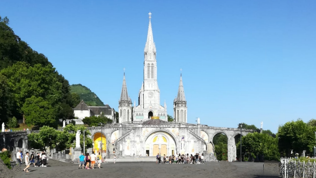 Lourdes - spianata del Santuario