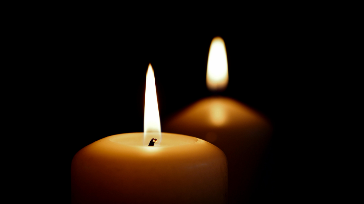 Luce di una candela accesa